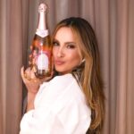 Claudia Leitte brinda o novo espumante Rosé Brut da parceria entre Artse e Jolimont